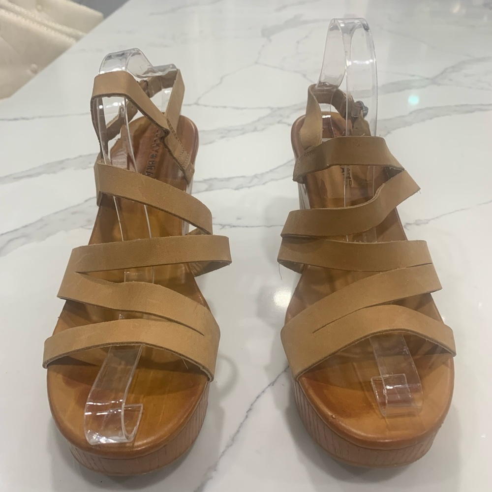 Lucky Brand Tan/Brown Wedge Criss Cross Sandals Size‎ 9 1/2